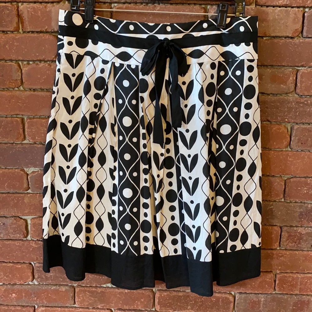 Black and White Geo-Print Skirt
